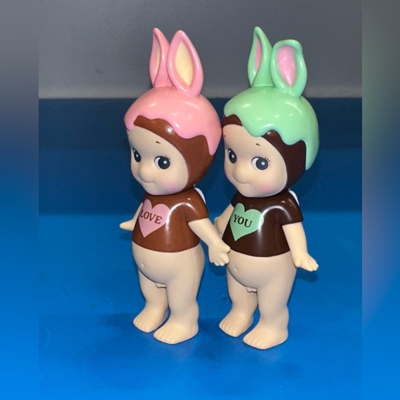 Sonny Angel Gifts of Love Chocolate LOVE YOU Bunny Set, purchased from Show Case - Picture 3 of 3